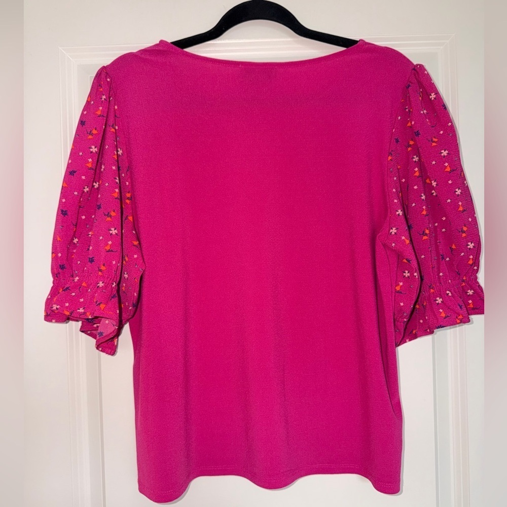 CeCe Women's Pink Top with Patterned Sleeves size Large - Picture 3 of 7